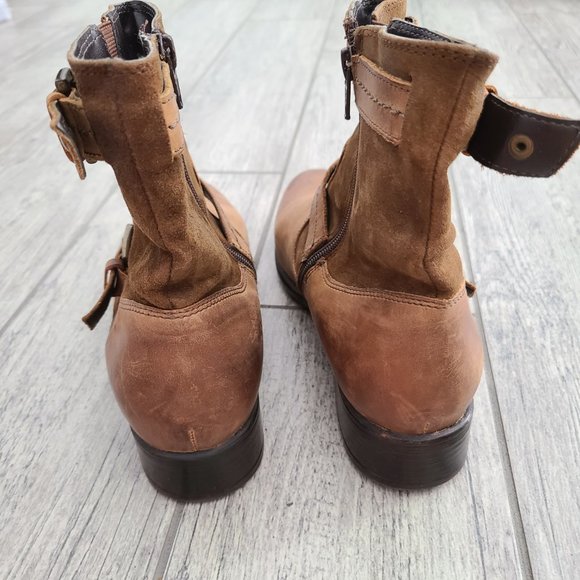 Clarks women's biker boots brown leather mid calf buckles size 8 - Picture 6 of 13